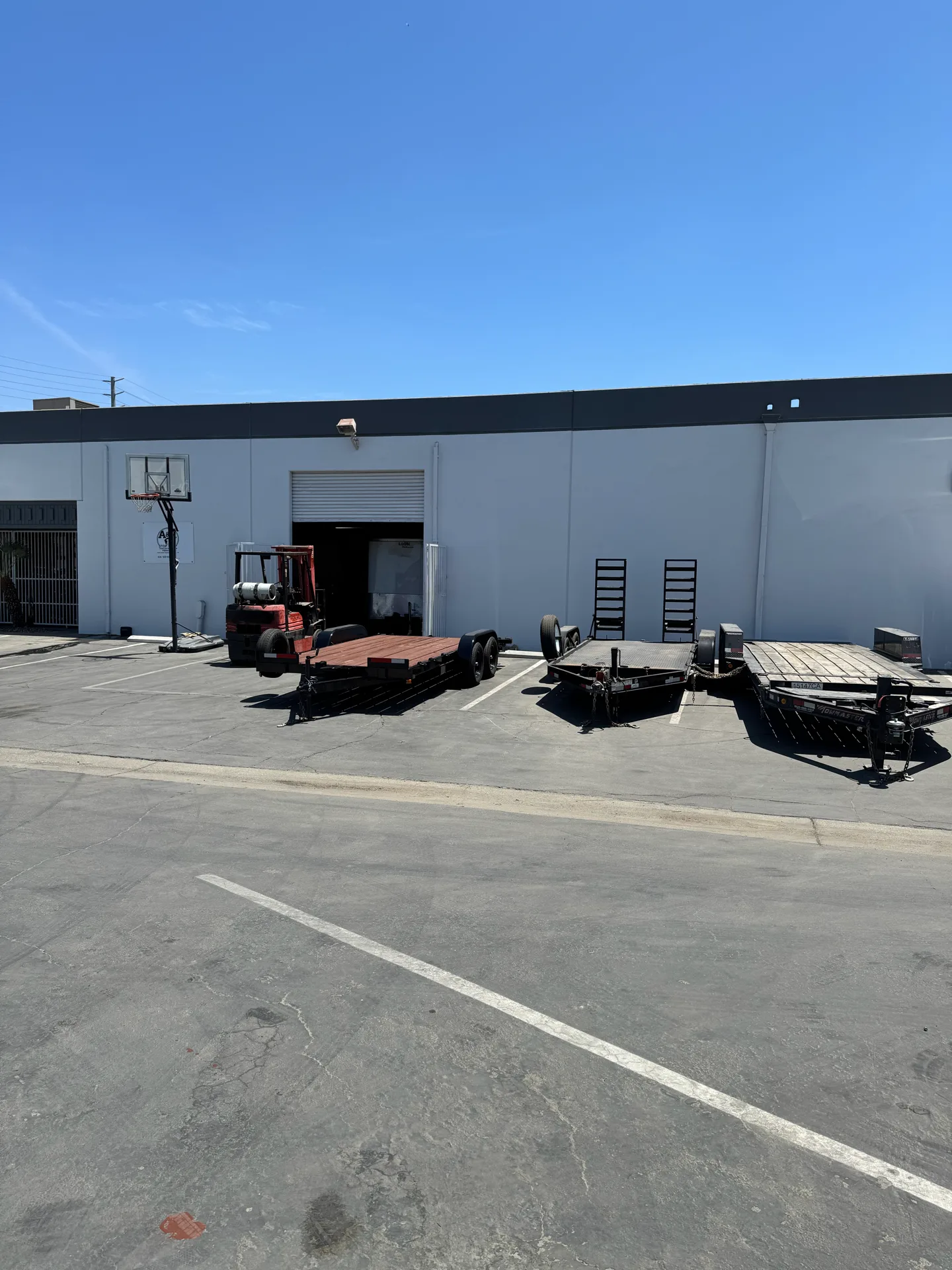 A&R 1 Stop Shop trailer repair shop exterior and yard in Irwindale, CA